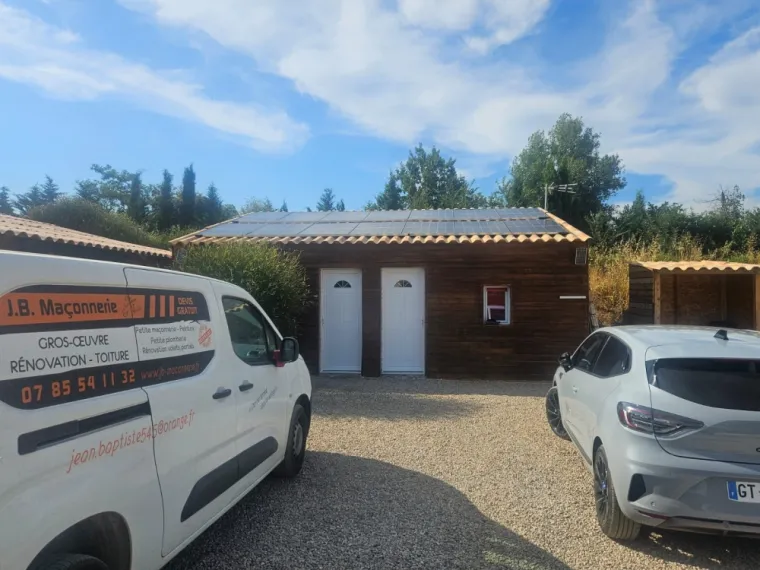 Pose de panneaux solaires avec batterie, Les Arcs-sur-Argens, J.B. Maçonnerie